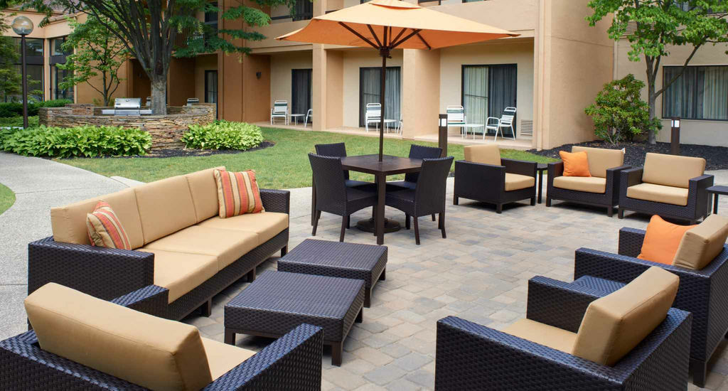 Courtyard Columbus Dublin Hotel Exterior photo